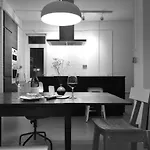 Loft Industrial Con Cine Y Diseno Apartment