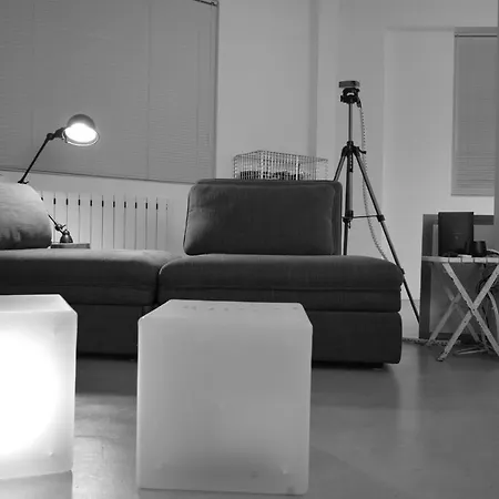 Loft Industrial Con Cine Y Diseno Appartement