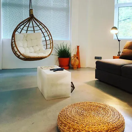 Loft Industrial Con Cine Y Diseno