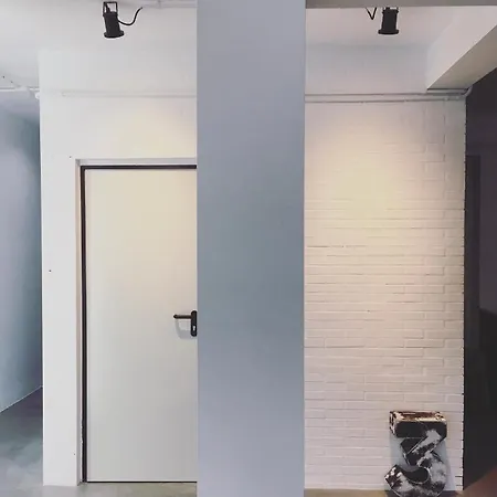 Loft Industrial Con Cine Y Diseno A Coruña