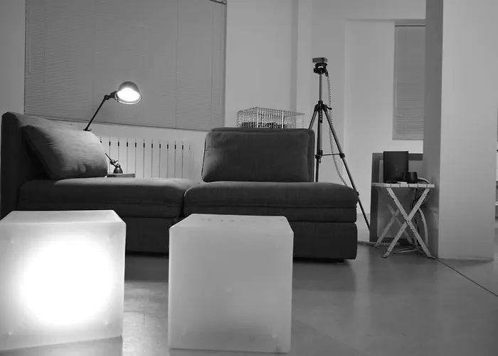 Loft Industrial Con Cine Y Diseno 公寓