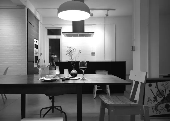 Loft Industrial Con Cine Y Diseno דירה